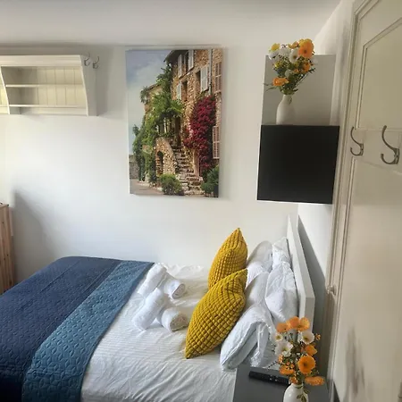 Eastern بيت ضيافة تيلبورغ