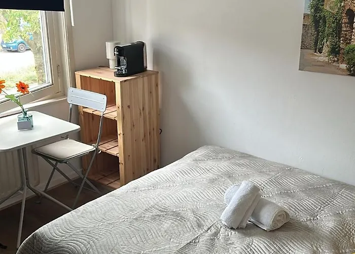 בית הארחה Eastern *